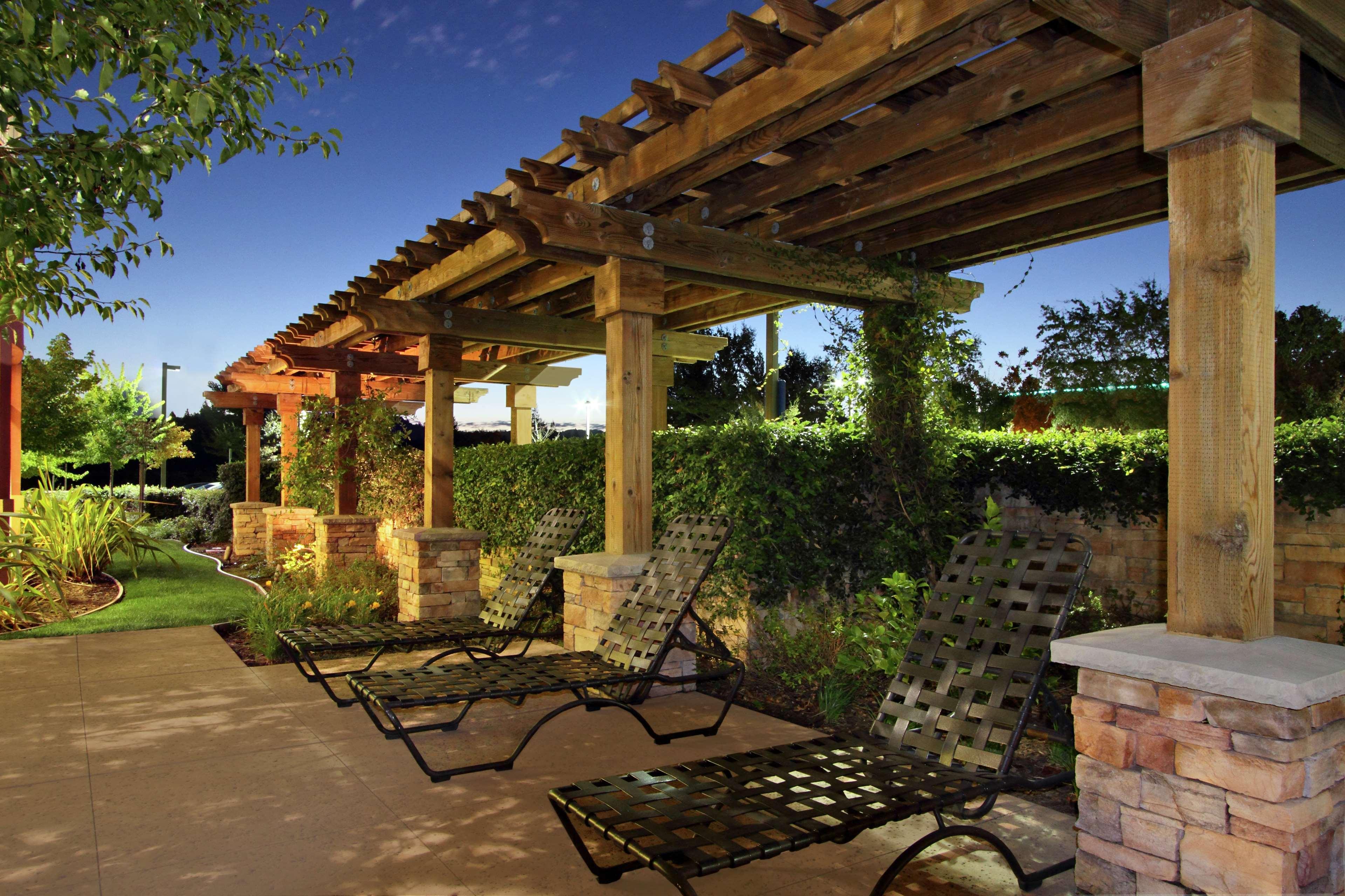 Hilton Garden Inn Sonoma County Airport Санта-Роза Экстерьер фото