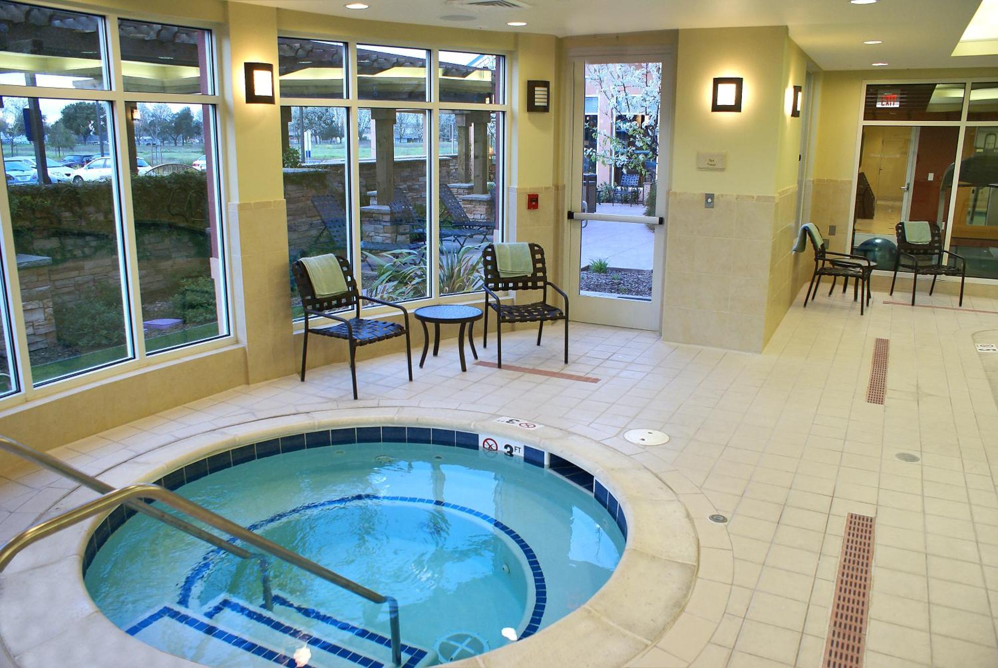 Hilton Garden Inn Sonoma County Airport Санта-Роза Экстерьер фото